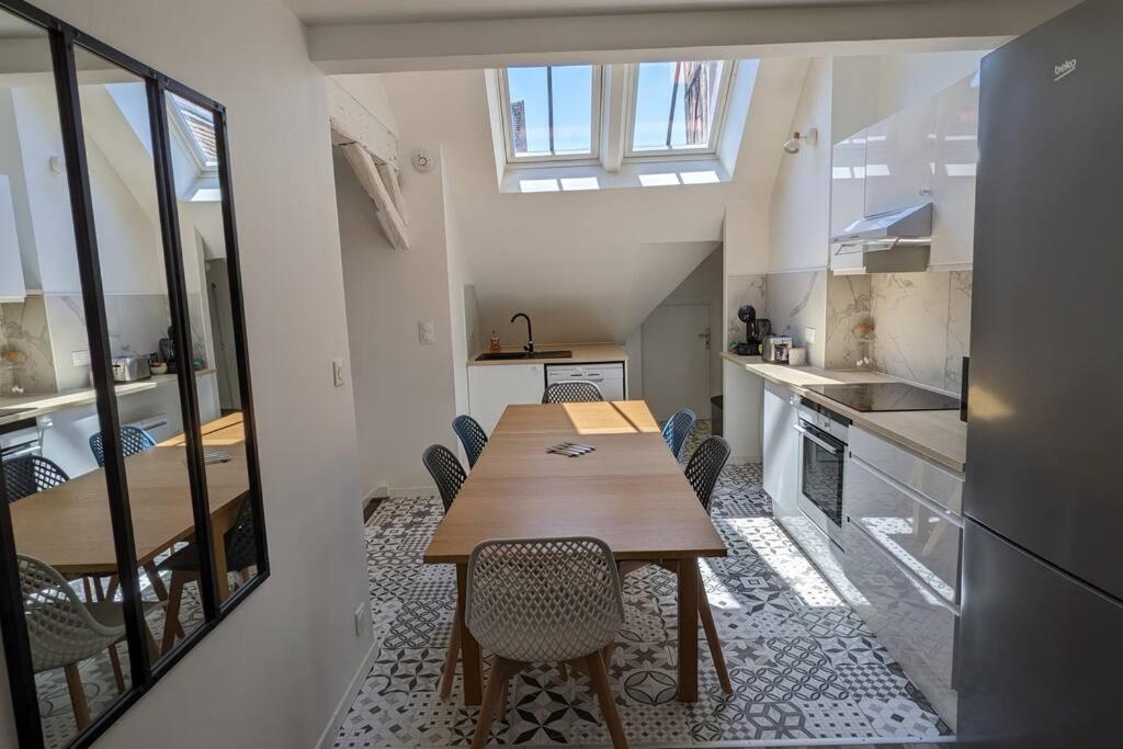 3 Appartements Premium Au Pied De La Cathedrale - Hypercentre Sens Exterior photo